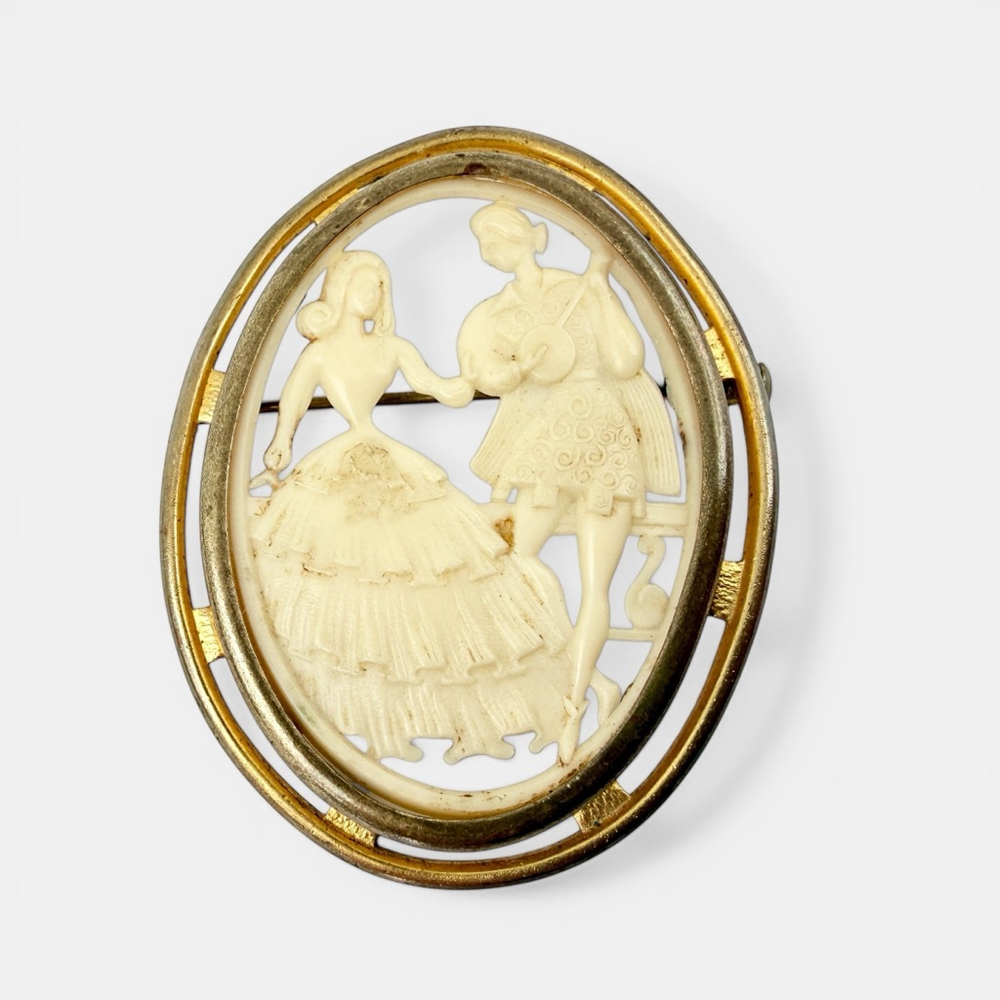 Vintage French Déposé Celluloid Brooch Romantic Couple Scene Trombone Clasp c.19 - Picture 2 of 8